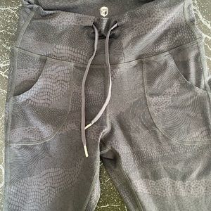 Born Primitive topo print jogger style legging